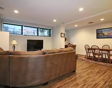 1045 W Cornelia Avenue - Photo Thumbnail 1