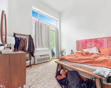 342 Eldert Street - Photo Thumbnail 6