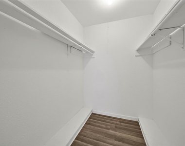 10006 Neuens Road - Photo Thumbnail 9