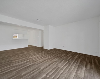 10006 Neuens Road - Photo Thumbnail 1