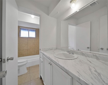 10006 Neuens Road - Photo Thumbnail 10