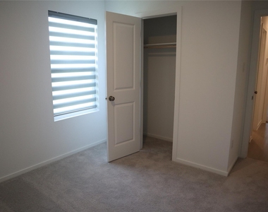 216 Lantana Ln - Photo Thumbnail 31