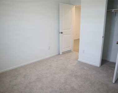 216 Lantana Ln - Photo Thumbnail 25