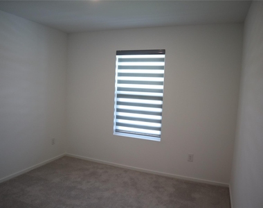 216 Lantana Ln - Photo Thumbnail 23