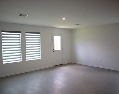 216 Lantana Ln - Photo Thumbnail 18
