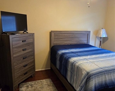 7918 Prestwood Drive - Photo Thumbnail 11