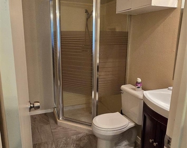 7918 Prestwood Drive - Photo Thumbnail 13