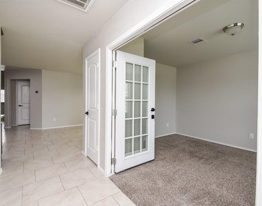 4602 Tuscan Lily Drive - Photo Thumbnail 7
