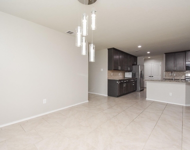 4602 Tuscan Lily Drive - Photo Thumbnail 13