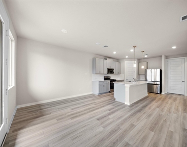 9912 Storehouse Drive - Photo Thumbnail 7