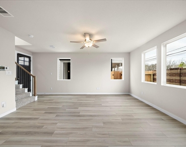 9912 Storehouse Drive - Photo Thumbnail 5