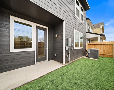 9912 Storehouse Drive - Photo Thumbnail 19