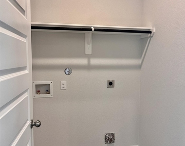 730 Tejas Village Parkway - Photo Thumbnail 16