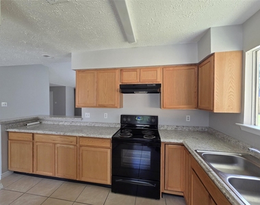 4835 Owens Creek Lane - Photo Thumbnail 7
