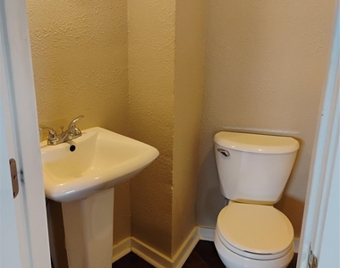 6759 Highway 105 - 4th Floor - Photo Thumbnail 10
