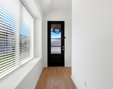 3057 Pensacola Drive - Photo Thumbnail 2