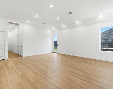 3057 Pensacola Drive - Photo Thumbnail 19