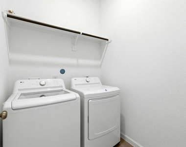 3057 Pensacola Drive - Photo Thumbnail 9