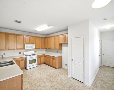 3830 Misty Falls Lane - Photo Thumbnail 11