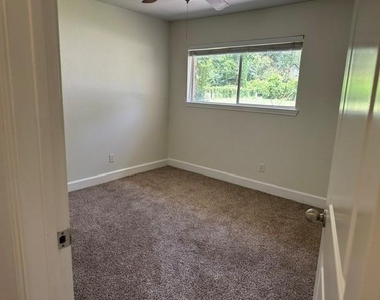 24522 Glen Loch Drive - Photo Thumbnail 21