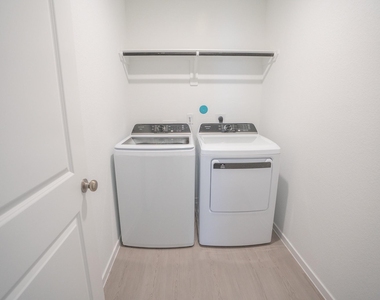 2515 Mint Garnet Drive - Photo Thumbnail 21