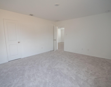 2515 Mint Garnet Drive - Photo Thumbnail 14