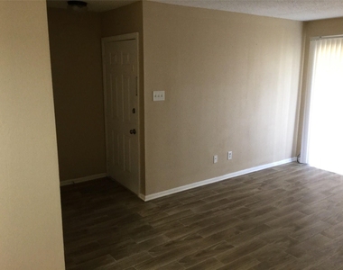 2120 El Paseo Street - Photo Thumbnail 9
