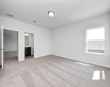 2715 Crested Creek Lane - Photo Thumbnail 14