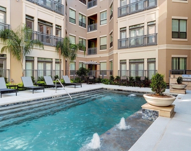 1901 Post Oak Boulevard - Photo Thumbnail 7