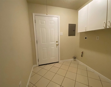 311 Willowick Street - Photo Thumbnail 4