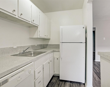 2322 Dunlavy Street - Photo Thumbnail 7