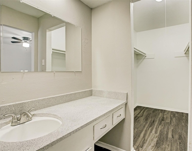 2322 Dunlavy Street - Photo Thumbnail 1