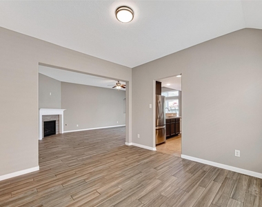 4915 Ibis Lake Court - Photo Thumbnail 10