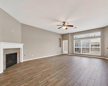 4915 Ibis Lake Court - Photo Thumbnail 9