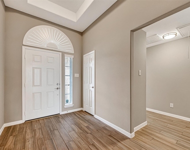4915 Ibis Lake Court - Photo Thumbnail 5