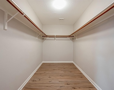 9234 Windswept Grove Drive - Photo Thumbnail 10