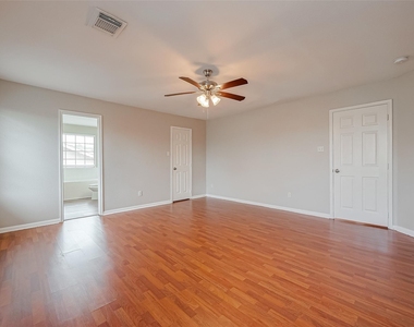 9234 Windswept Grove Drive - Photo Thumbnail 13