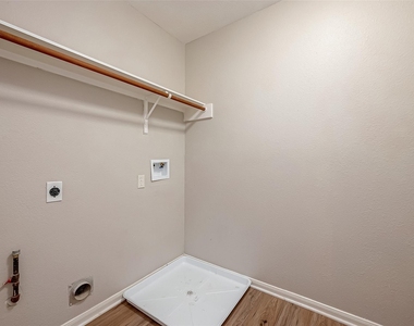 9234 Windswept Grove Drive - Photo Thumbnail 8