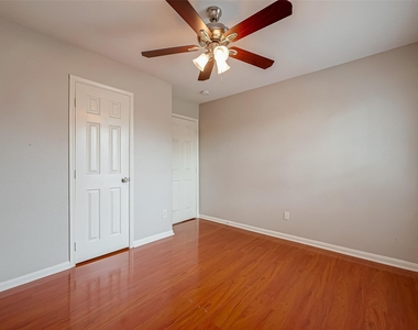9234 Windswept Grove Drive - Photo Thumbnail 4