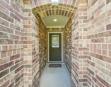 25546 Kensington Lake Drive - Photo Thumbnail 4