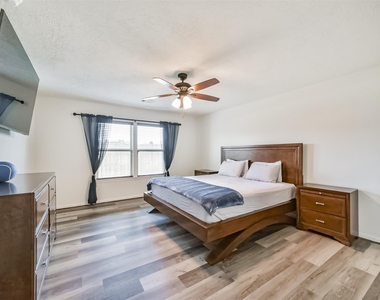 25546 Kensington Lake Drive - Photo Thumbnail 17