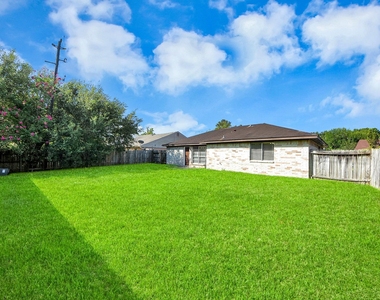 1911 Hammerwood Drive - Photo Thumbnail 38