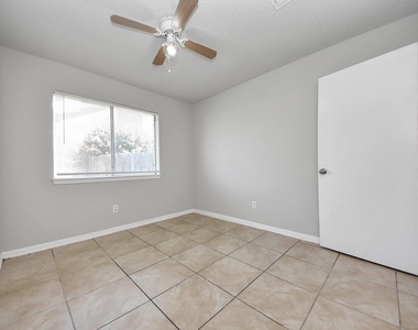 1911 Hammerwood Drive - Photo Thumbnail 25