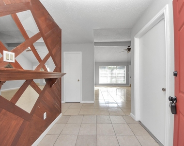 1911 Hammerwood Drive - Photo Thumbnail 7