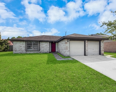1911 Hammerwood Drive - Photo Thumbnail 5