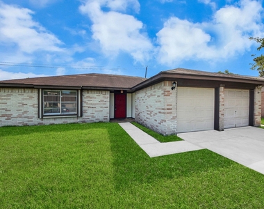 1911 Hammerwood Drive - Photo Thumbnail 4