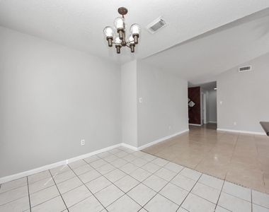 1911 Hammerwood Drive - Photo Thumbnail 11