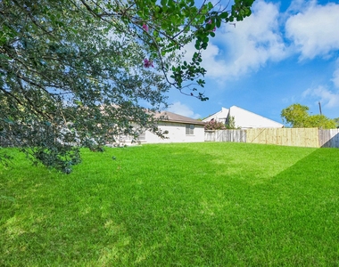 1911 Hammerwood Drive - Photo Thumbnail 39