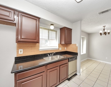 1911 Hammerwood Drive - Photo Thumbnail 20