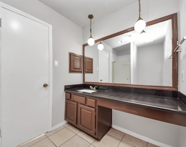 1911 Hammerwood Drive - Photo Thumbnail 30